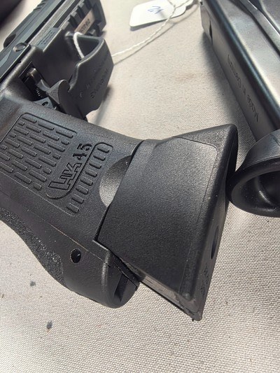 9345H&K 45C, 45 auto, 10 capacity Mag, green high viz sight, rail on bottom for light or Laser, threaded barrel, 4.5 barrel,More pictures at Daws - Image 16 of 18