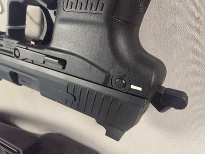 9345H&K 45C, 45 auto, 10 capacity Mag, green high viz sight, rail on bottom for light or Laser, threaded barrel, 4.5 barrel,More pictures at Daws - Image 15 of 18