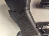 9345H&K 45C, 45 auto, 10 capacity Mag, green high viz sight, rail on bottom for light or Laser, threaded barrel, 4.5 barrel,More pictures at Daws - Image 3 of 18