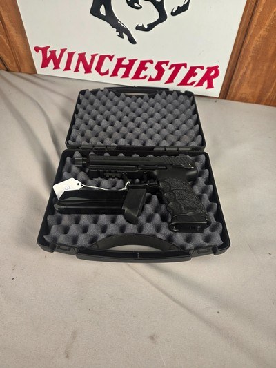 9346H &K 45, 45 auto, 5.5 barrel, 10 round mag, green high viz sight, rail on bottom for light or laser, in plastic box, More pictures at DawsonsDou - Image 1 of 13