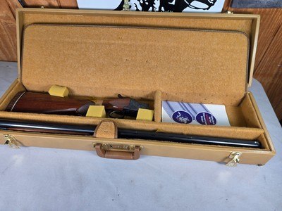 9370Winchester 101 Waterfowler, 12 Gauge, 32 “ Barrel, engraved ducks and geese, screw in chokes (XF, F), Vent rib, Winchester Pad, pistol grip, 14 - Image 2 of 25
