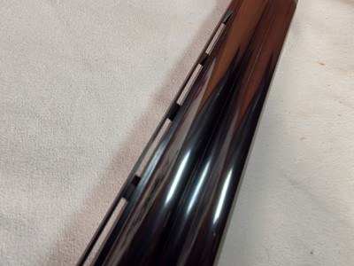 9375SKB 606 Ducks Unlimited Banquet, 12 Gauge, 28 Barrels, screw in chokes (2 SK, IC, M, F) wrench, and choke box, gold retriever with duck, pistol - Image 16 of 25