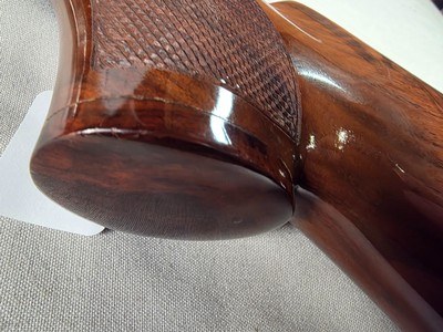 9375SKB 606 Ducks Unlimited Banquet, 12 Gauge, 28 Barrels, screw in chokes (2 SK, IC, M, F) wrench, and choke box, gold retriever with duck, pistol - Image 5 of 25