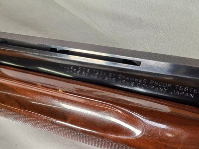 9375SKB 606 Ducks Unlimited Banquet, 12 Gauge, 28 Barrels, screw in chokes (2 SK, IC, M, F) wrench, and choke box, gold retriever with duck, pistol - Image 12 of 25