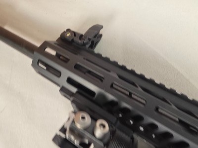 9372Armalite AR 10, 103 GN 13, 7.62x51 / .308, 22” barrel, 4 LB single trigger, Ergo wide grip, light weight MBA, adjustable butt stock, Rapter char - Image 2 of 25