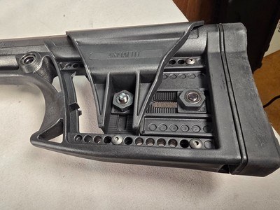 9372Armalite AR 10, 103 GN 13, 7.62x51 / .308, 22” barrel, 4 LB single trigger, Ergo wide grip, light weight MBA, adjustable butt stock, Rapter char - Image 6 of 25