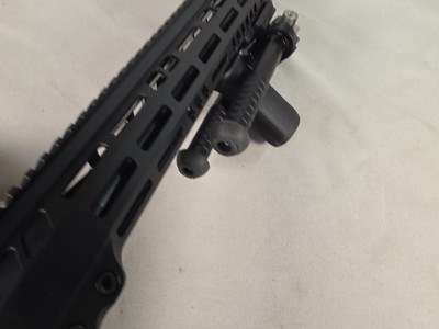 9372Armalite AR 10, 103 GN 13, 7.62x51 / .308, 22” barrel, 4 LB single trigger, Ergo wide grip, light weight MBA, adjustable butt stock, Rapter char - Image 23 of 25