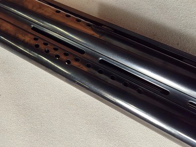 9393Browning 725 Sporting 12 Gauge, 30” Barrels, Screw in chokes (Sk,IC, MOD, IM, F) 2 extra triggers, vent rib, pistol grip, 14 3/4 LOP,choke wre - Image 24 of 25