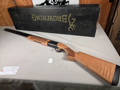 9393Browning 725 Sporting 12 Gauge, 30” Barrels, Screw in chokes (Sk,IC, MOD, IM, F) 2 extra triggers, vent rib, pistol grip, 14 3/4 LOP,choke wre - Image 1 of 25