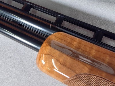 9392Browning 725Trap, 12 Gauge, 30” Barrels, Screw in choke, (sk, IC, M, IM, Full) 2 triggers, High Viz sights, tiger stiped wood, pistol grip ven - Image 10 of 21