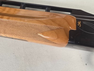9392Browning 725Trap, 12 Gauge, 30” Barrels, Screw in choke, (sk, IC, M, IM, Full) 2 triggers, High Viz sights, tiger stiped wood, pistol grip ven - Image 9 of 21