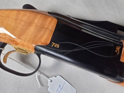 9392Browning 725Trap, 12 Gauge, 30” Barrels, Screw in choke, (sk, IC, M, IM, Full) 2 triggers, High Viz sights, tiger stiped wood, pistol grip ven - Image 18 of 21