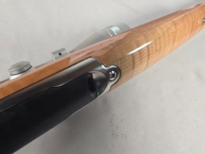 9420Browning White gold Medallion X-Bolt, 243 Cal, 22” octagon barrel, Rosewood caps, Stainless steel, Leupold VXII 4x12x40 scope,More pictures a - Image 19 of 25