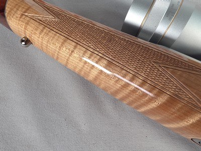 9420Browning White gold Medallion X-Bolt, 243 Cal, 22” octagon barrel, Rosewood caps, Stainless steel, Leupold VXII 4x12x40 scope,More pictures a - Image 11 of 25