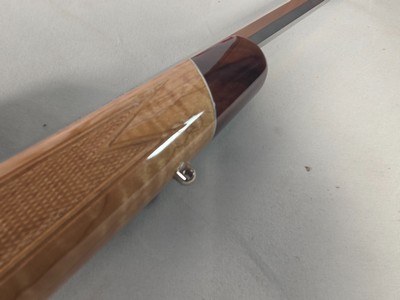 9420Browning White gold Medallion X-Bolt, 243 Cal, 22” octagon barrel, Rosewood caps, Stainless steel, Leupold VXII 4x12x40 scope,More pictures a - Image 18 of 25