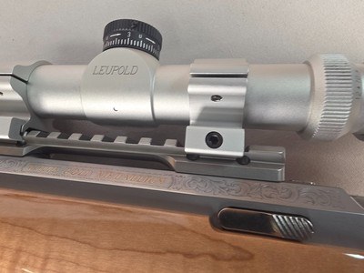 9420Browning White gold Medallion X-Bolt, 243 Cal, 22” octagon barrel, Rosewood caps, Stainless steel, Leupold VXII 4x12x40 scope,More pictures a - Image 9 of 25