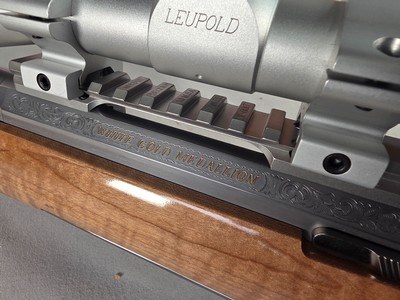 9420Browning White gold Medallion X-Bolt, 243 Cal, 22” octagon barrel, Rosewood caps, Stainless steel, Leupold VXII 4x12x40 scope,More pictures a - Image 15 of 25