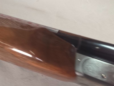 9403SKB 385 12 Gauge, 28” barrels, single non selective trigger, ejectors, pistol grip, butt pad, silver receiver, with engraving, auto safety remov - Image 1 of 23