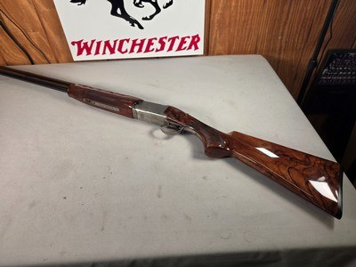 9334 Winchester 101 Grand European, 12 Gauge, 28” Barrels, IC/MOD, ejectors, AAA+++ gorgeous highly figured walnut stock, pistol grip, butt plate, ven - Image 4 of 25
