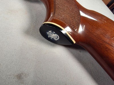 9432Smith and Wesson 1000 12 gauge, 28” barrels, mod screw in choke, vent rib, 2 steel beads, 14 1/4 LOP. - Image 5 of 25
