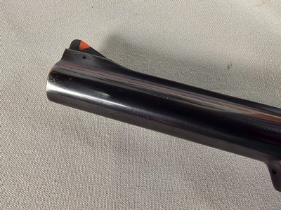 9434Ruger Security six, 357 mag, 6” Barrel, red ramp sight, Pachmyer presentation rubber grips, adjustable rear sight. - Image 6 of 15