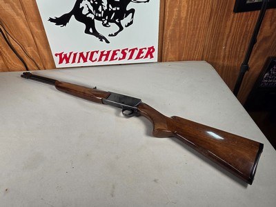 9430Browning BAR 22 Long Rifle 20” barrel, butt plate, adjustable sight, - Image 1 of 22