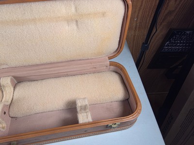 9441Browning Hartmann shotgun case, will hold up to a 30” barrel. Side by side or over and under. - Image 11 of 15