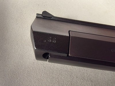 9440Desert Eagle VII 44 magnum, 6” Barrel, adjustable rear sight and trigger, 1995 Manufacture in Israel, 2 magazines, original case, excellent cond - Image 9 of 20