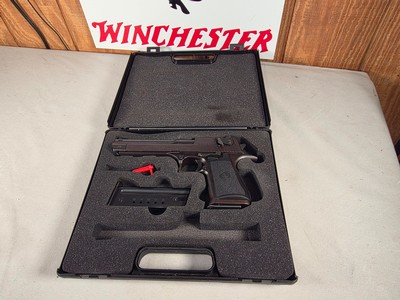 9440Desert Eagle VII 44 magnum, 6” Barrel, adjustable rear sight and trigger, 1995 Manufacture in Israel, 2 magazines, original case, excellent cond - Image 1 of 20