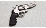 Smith & Wesson 627-6 .357 Magnum - 1 of 4