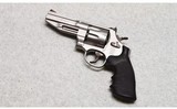 Smith & Wesson 627-6 .357 Magnum - 2 of 4