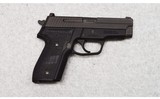 Sig Sauer ~ M11-A1 ~ 9MMLUGER