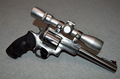 RUGER ~ REDHAWK ~ .44 MAGNUM