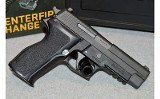 Sig Sauer ~ P226 ~ 9mm/.357 Sig/.40 S&W - 2 of 8