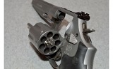 Smith & Wesson ~ 686-6 ~ .357 Magnum - 3 of 4
