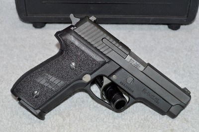 Sig Sauer ~ M11-A1 ~ 9MM Luger