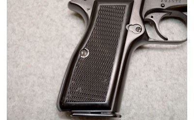 FN-Browning (Industria Argentina) ~ HI Power ~ 9mm - Image 3 of 9