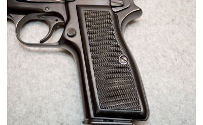 FN-Browning (Industria Argentina) ~ HI Power ~ 9mm - Image 6 of 9