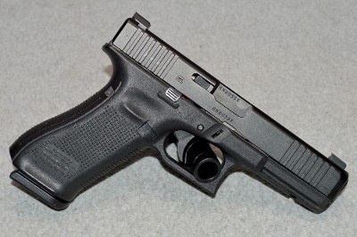 Glock ~ 17 Gen5 ~ 9mm Luger - Image 1 of 2