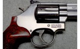 Smith & Wesson ~ 686-6 Plus Deluxe ~ .357 Magnum - Image 4 of 8