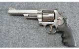Smith & Wesson ~
629-6 ~ .44 Mag. - 2 of 4