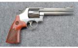 Smith & Wesson 629-6 ~ .44 Magnum - 1 of 4