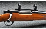 Weatherby ~ Mark V Deluxe ~ 300 Wby Mag - 3 of 9