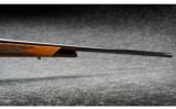 Weatherby ~ Mark V Deluxe ~ 300 Wby Mag - 4 of 9