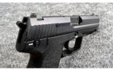 Heckler & Koch ~ USP ~ .40 S&W - 4 of 8