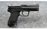 Heckler & Koch ~ USP ~ .40 S&W - 3 of 8