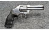 Smith & Wesson ~ 617-6 ~ .22 LR - 3 of 7