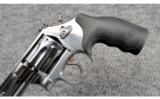 Smith & Wesson ~ 617-6 ~ .22 LR - 6 of 7
