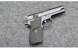 Smith & Wesson ~ 39-2 ~ 9 MM Luger - 1 of 7