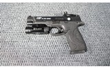 Smith & Wesson ~ M&P 40 Pro Series ~ .40 S&W - 2 of 16